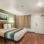 Hometowne Studios By Red Roof Kansas City - Worlds Of Fun